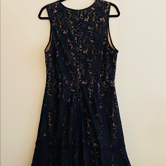 Banana Republic Sleeveless Blue Lace Cocktail Dress. Nude lining. Size 14. - Picture 2 of 7